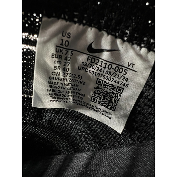 Nike Air Max Flyknit Venture Black Metallic FD2110-005 Women's 10/Men's 8.5. - Picture 3 of 16